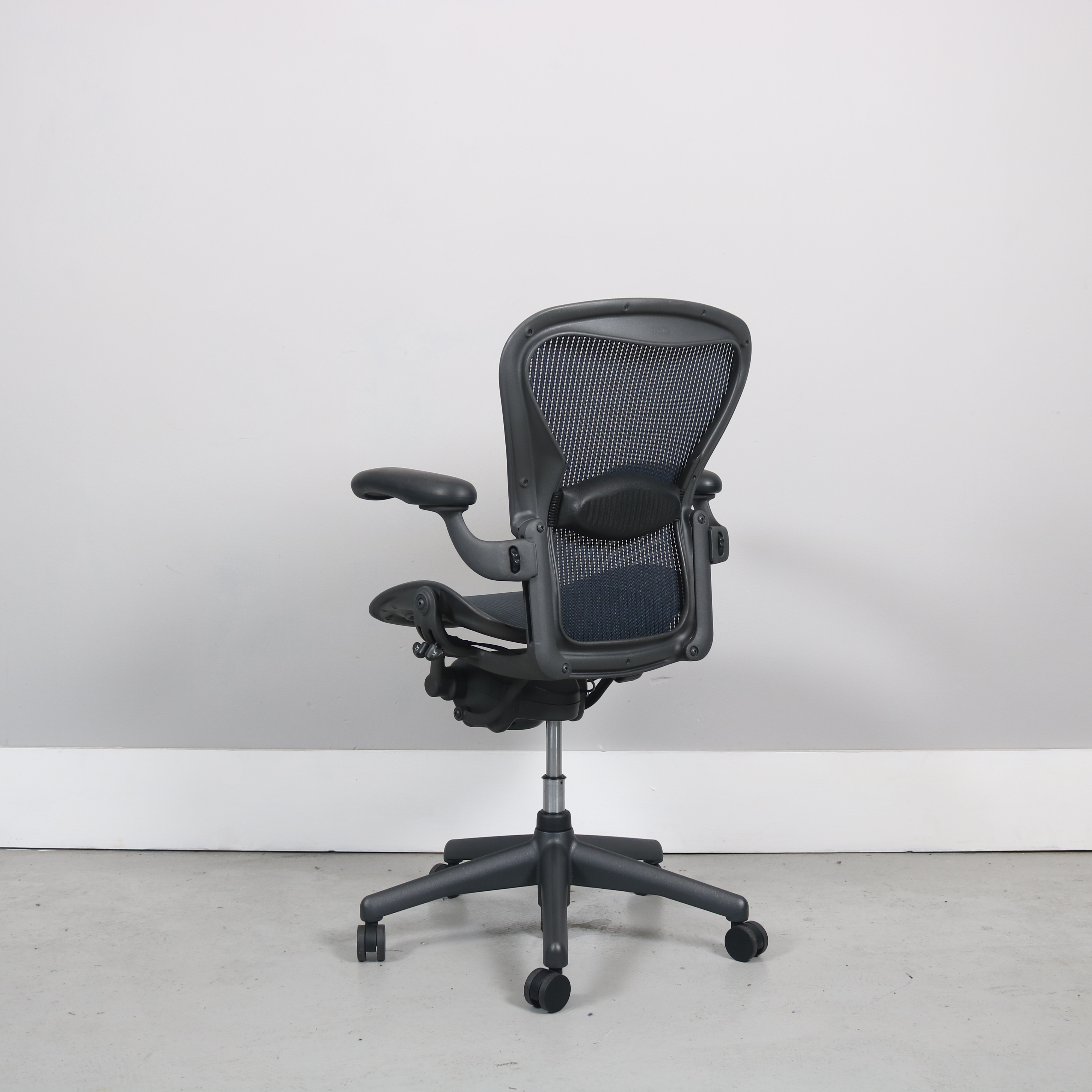 Herman Miller standard Blue Aeron chair delivery with M25 StudioModern